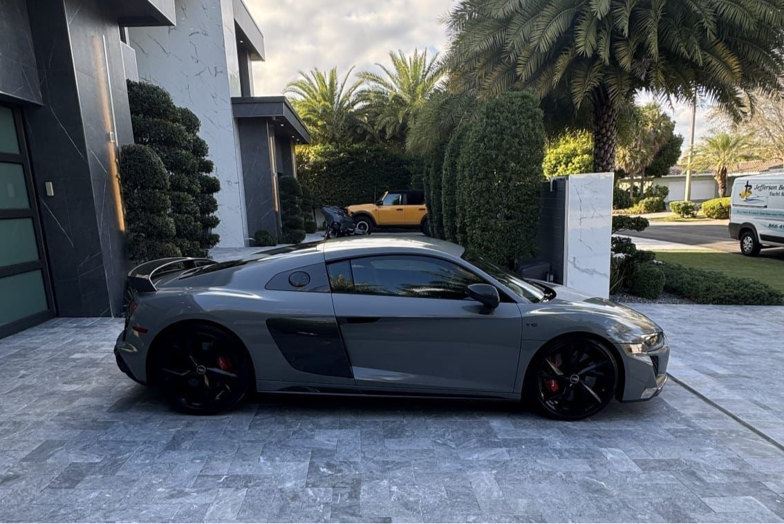 Audi R8 - Audi Rental Miami