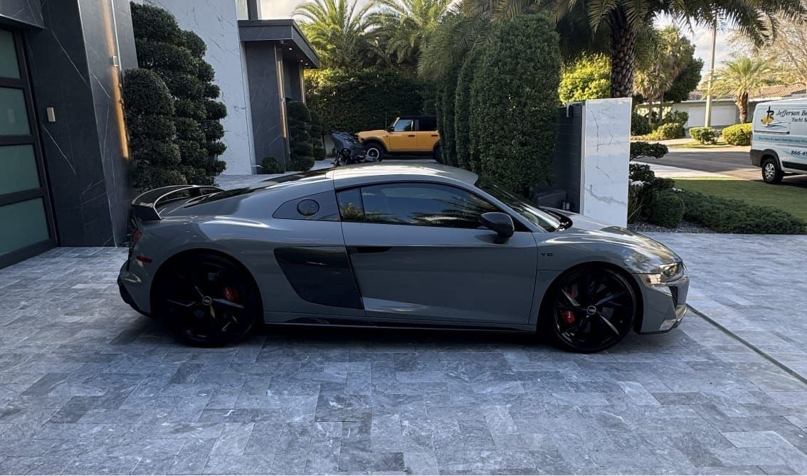 Audi R8 - Audi Rental Miami