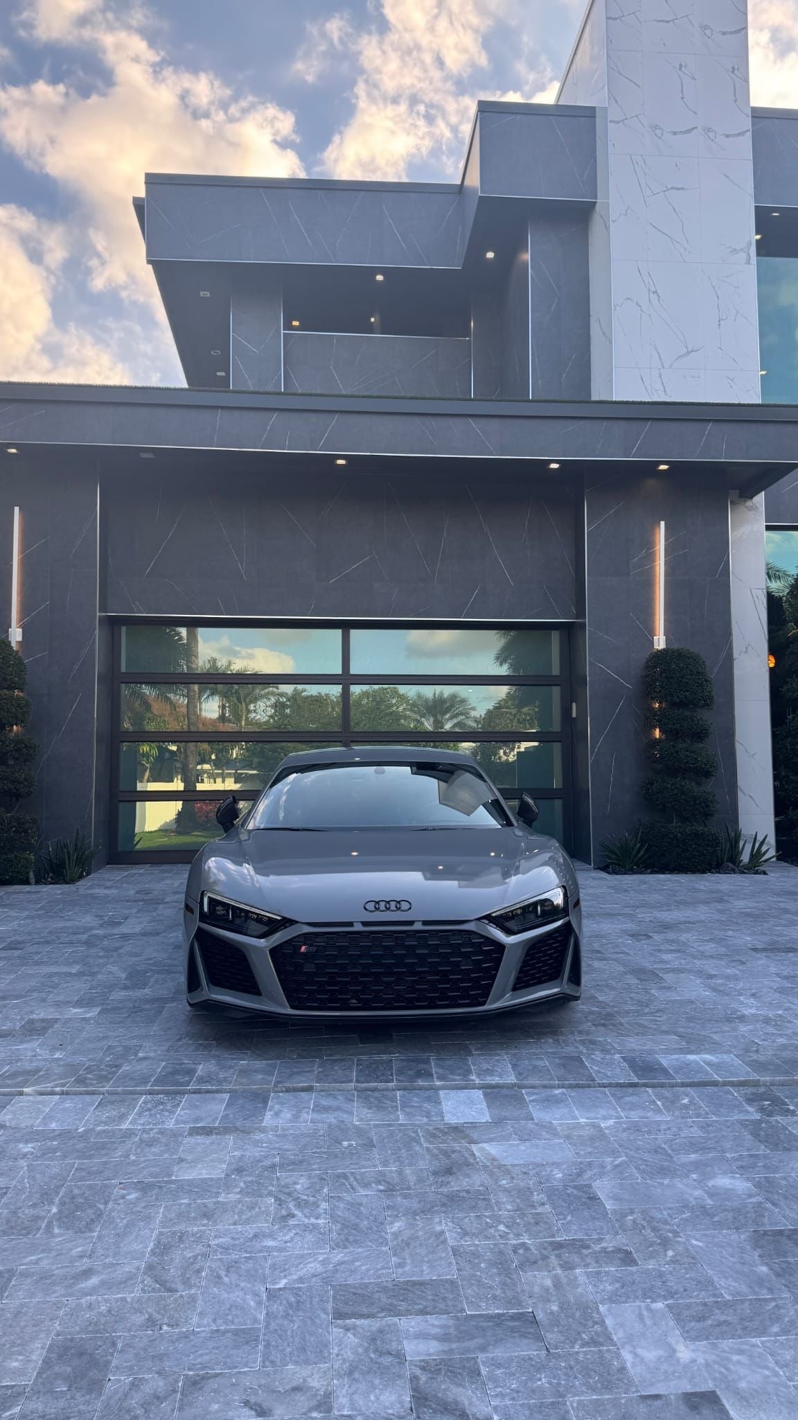 Audi R8 - Audi Rental Miami